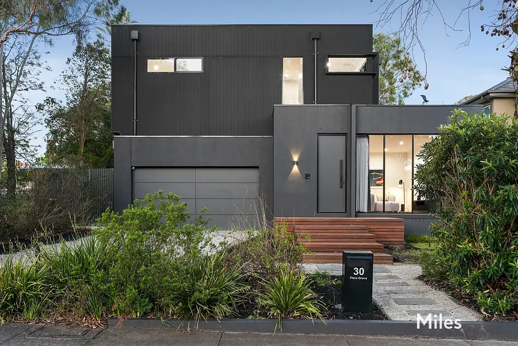 30 Flora Grove, Ivanhoe East, VIC 3079