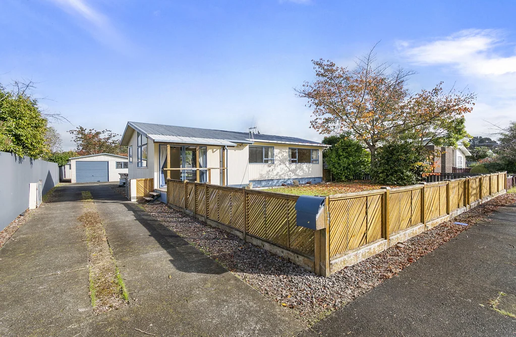 Ashhurst 3 Bedroom Fantastic family home on large section
