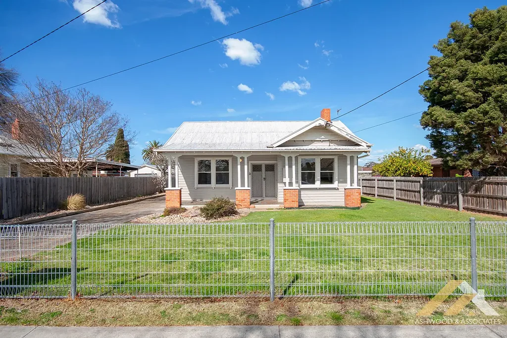 Bairnsdale 3ਬੈੱਡਰੂਮ TIMELESS CHARM IN A PRIME BAIRNSDALE LOCATION
