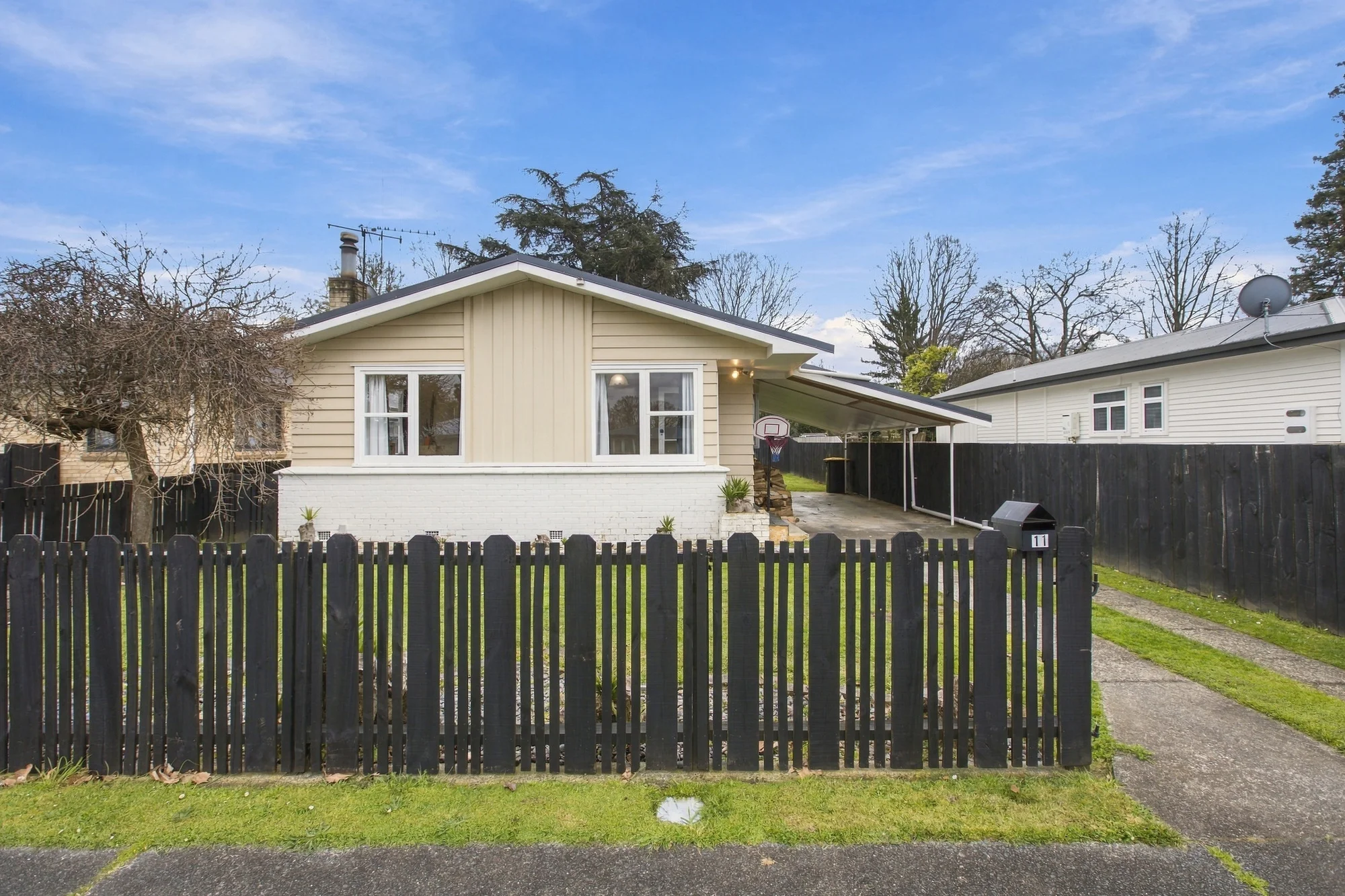Matamata 4Habitaciones Central convenience with potential