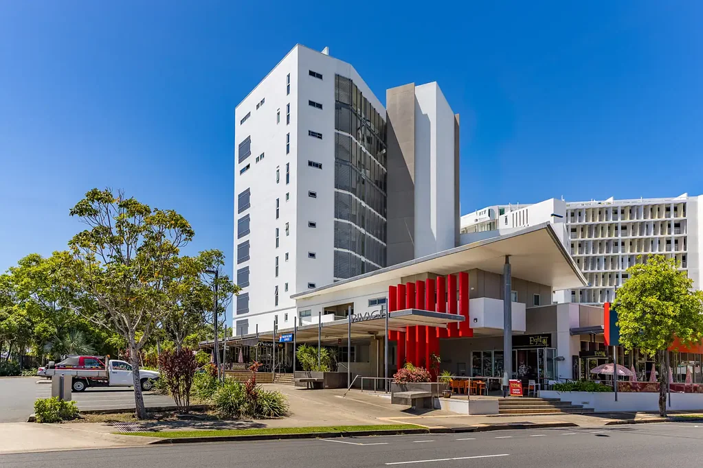 Mackay 3房  2 STOREY - SUB PENTHOUSE - STUNNING VIEWS