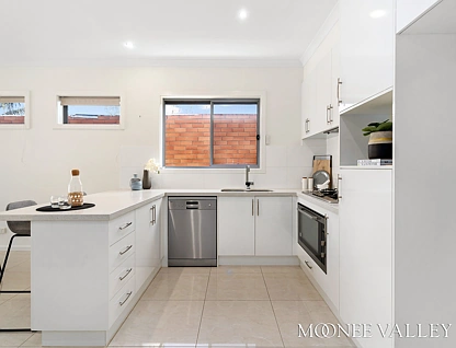 15 Riviera Road, Avondale Heights, North West Melbourne, 3房, 2浴, House