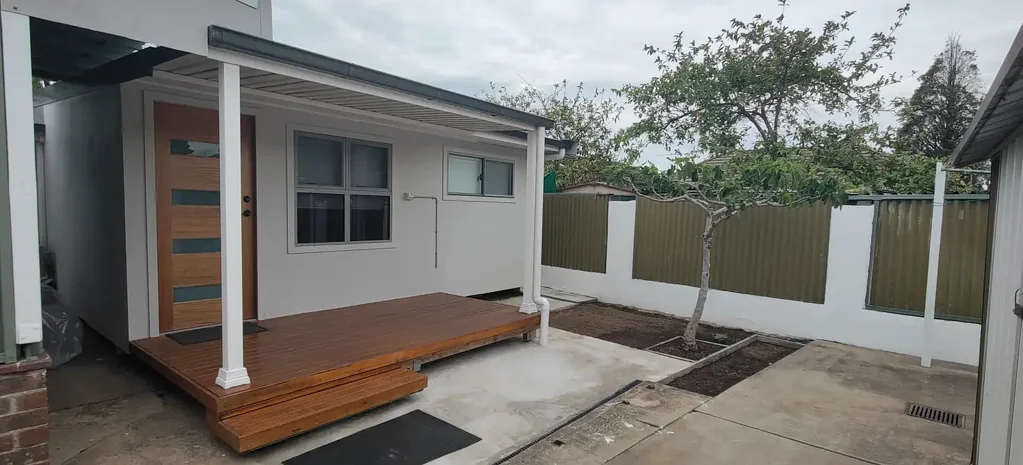 RENOVATED 2 BEDROOMS SEPARATE GRANNY