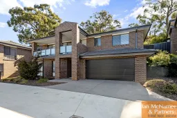 11/12 River Drive, Karabar