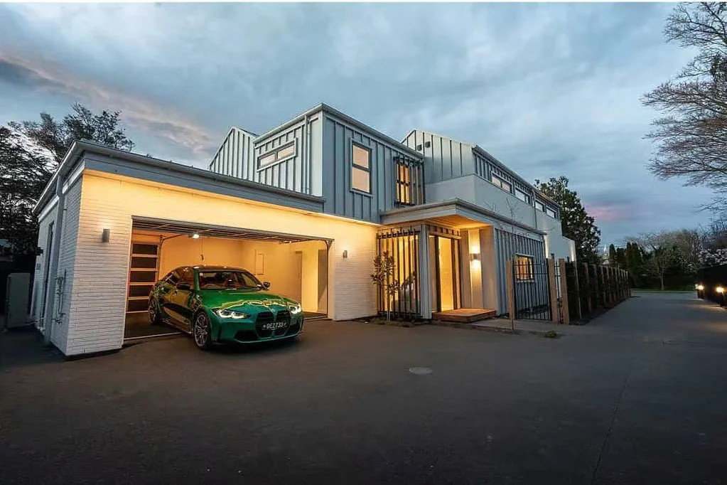 Fendalton 4Kwarto Lucky No.8 - A Fendalton Masterpiece
