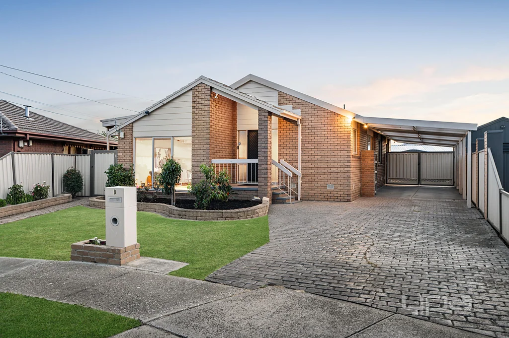 8 Ronald Close, Gladstone Park, VIC 3043