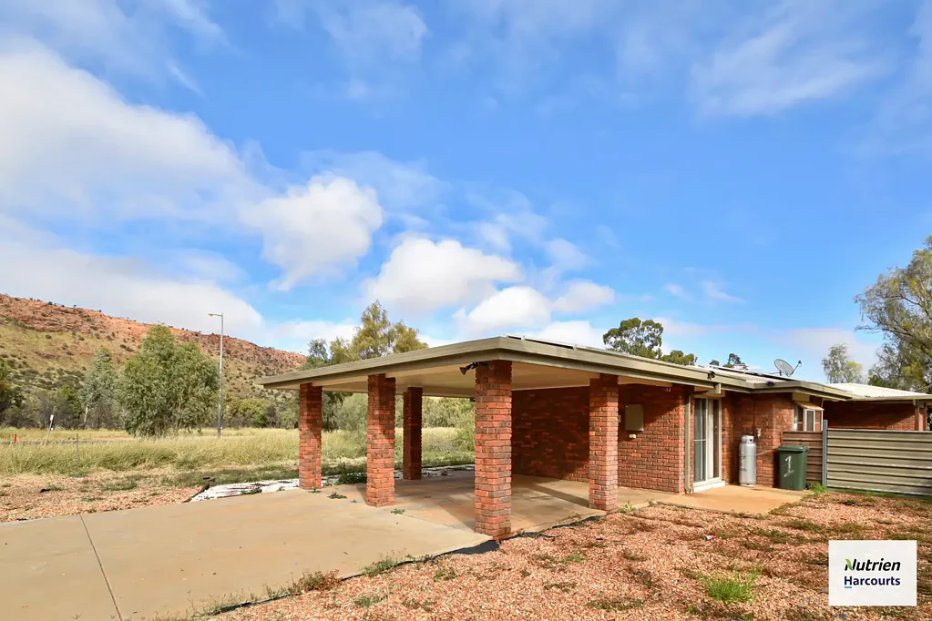 Desert Springs 3房  Affordable Entry into Golf Course Living...