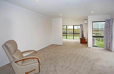 Modern 5-Bedroom Home in Longford Park