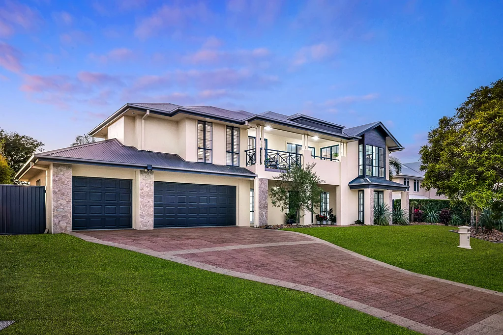 7 Zenith Crescent, Pacific Pines, QLD 4211