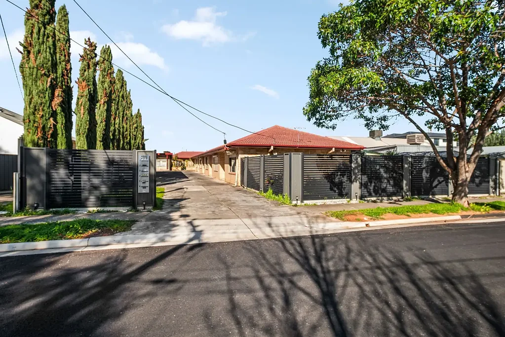 North Plympton 2房  Low-Maintenance Living in the Heart of North Plympton