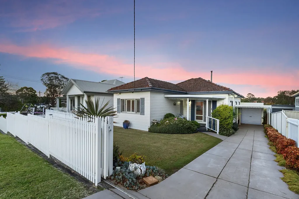 Sutherland 3房 白色栅栏 White Picket Fence