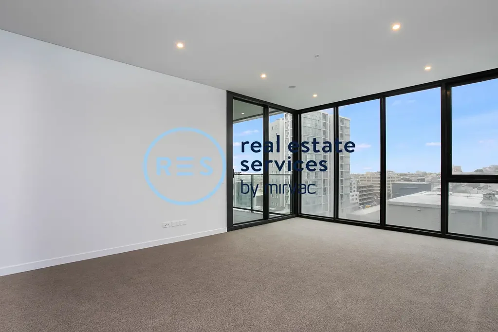 Spacious & Modern, 2-Bedroom Apartment with Parking in St Leonards (6 Months Lease Term - Sales Campaign)