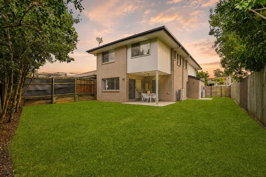 Albany Creek 4Zimmer Family Luxury in a Peaceful Albany Creek Pocket