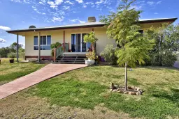 2 KESTREL STREET, Longreach