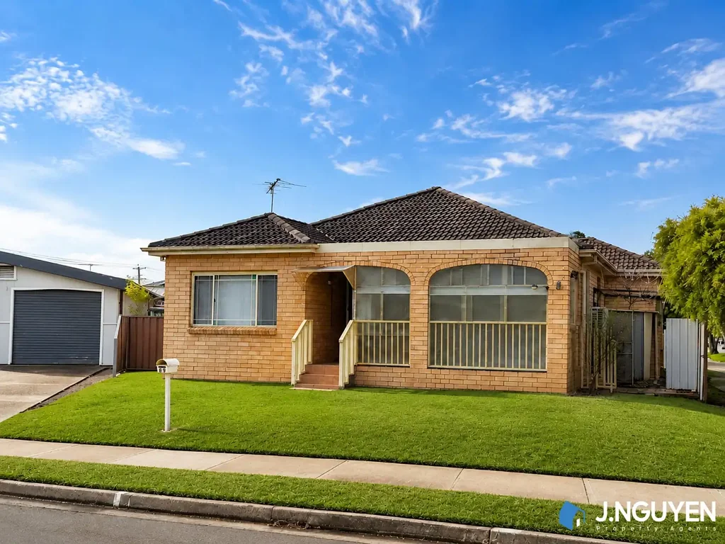 Fairfield West 4ห้องนอน Move-in Ready 4 B/R on 525m2 Corner Block