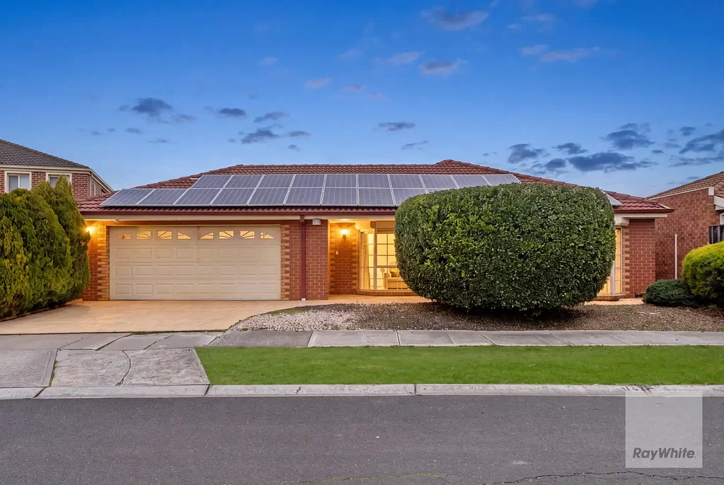 Delahey 4房 Ray White West Realty 荣幸推出！ Proudly Presented by Ray White West Realty!