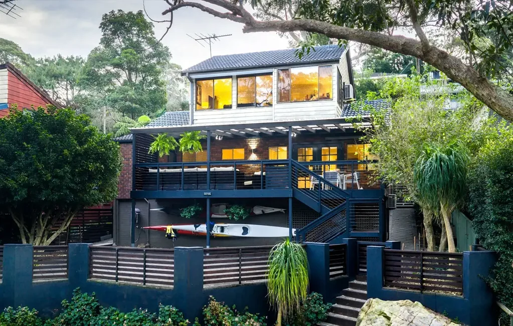 Gymea 4部屋 Spacious Family Retreat with Valley Views, Workshop & Prime Location