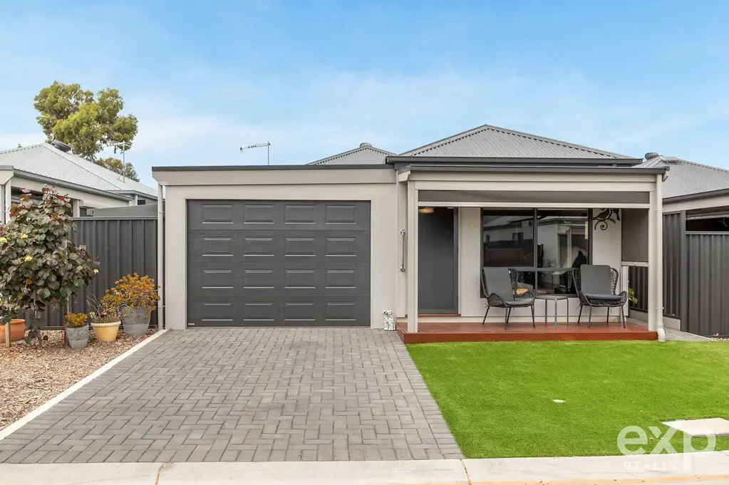 2/60A Strathaird Boulevard, Smithfield, SA 5114