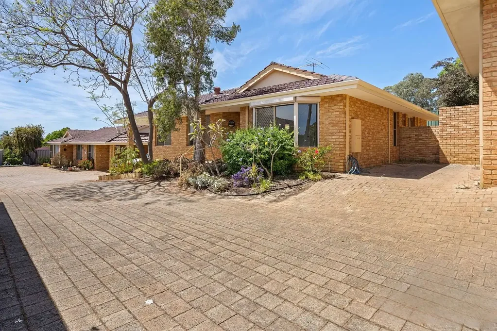 Parkwood 3 Bedroom WHERE POTENTIAL SHOWS ON NEWSAM CLOSE!