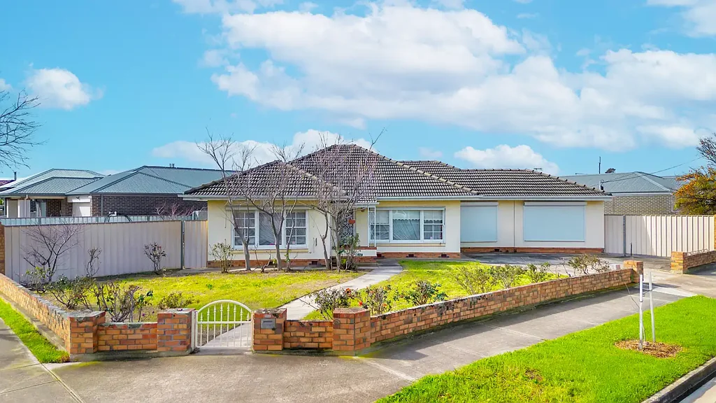 Findon 4房  Developer's Dream - 775sqm Corner Allotment