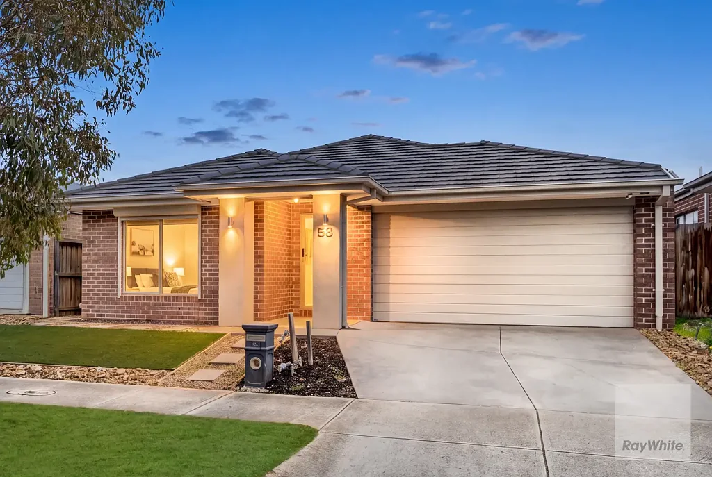 Thornhill Park 3chambre Stylish, Low-Maintenance Living with an Exceptional Outdoor Entertaining Space