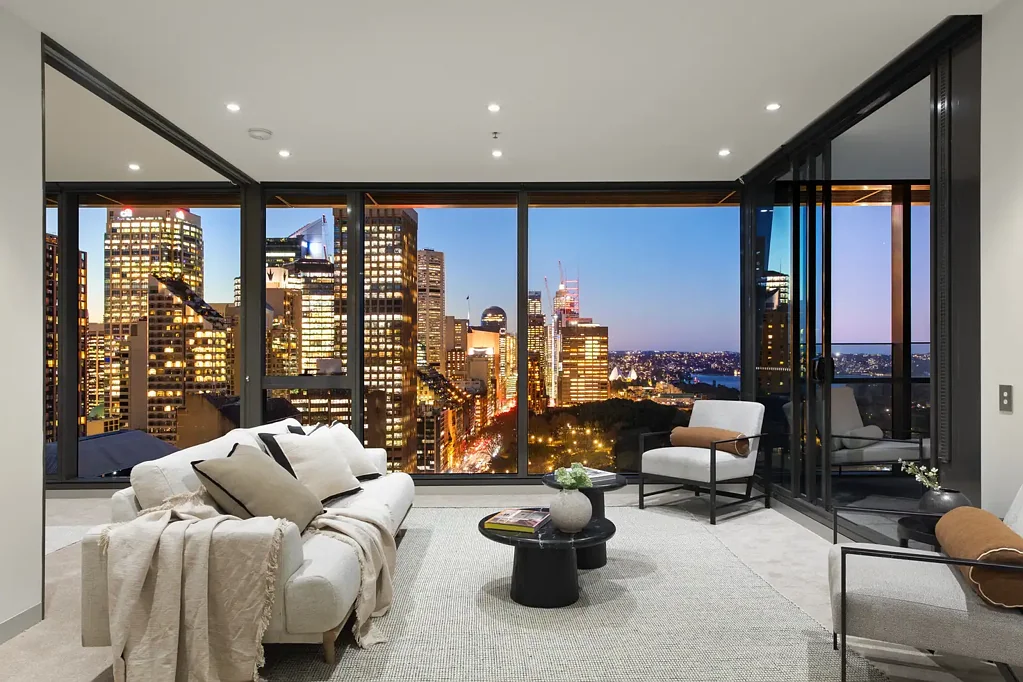 Sydney 2Moenga North facing luxury with breathtaking views above Hyde Park
