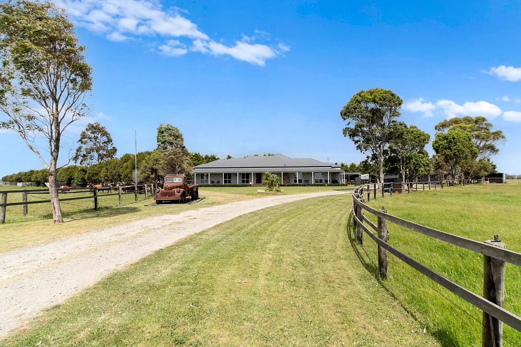 Pearcedale 4침실 'Alanzdale' - An Idyllic Rural Lifestyle on the Bay's Edge
