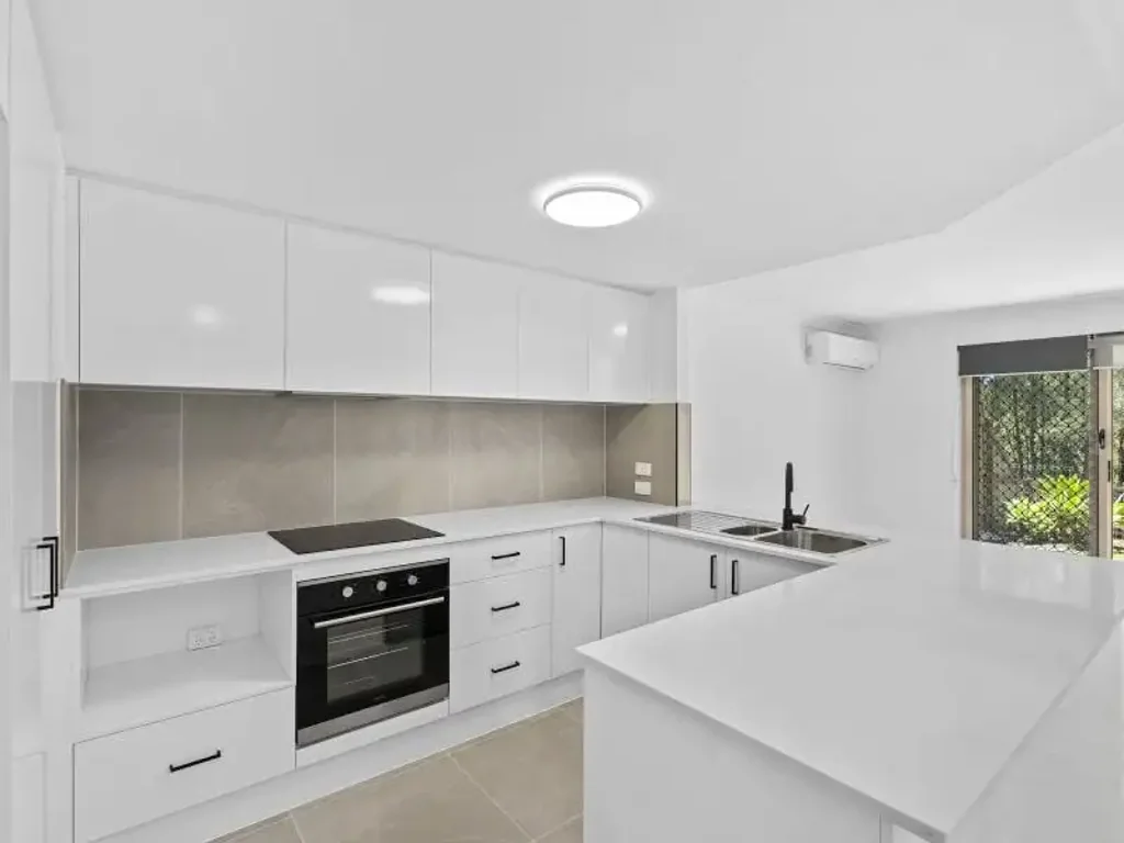 unit 54/75 Brown Street, Labrador, QLD 4215