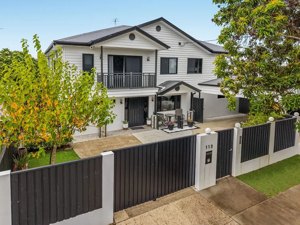 Springwood 4房  奢华生活中的罕见专业灵活性宣言  A Statement in Luxury Living with Rare Professional Flexibility