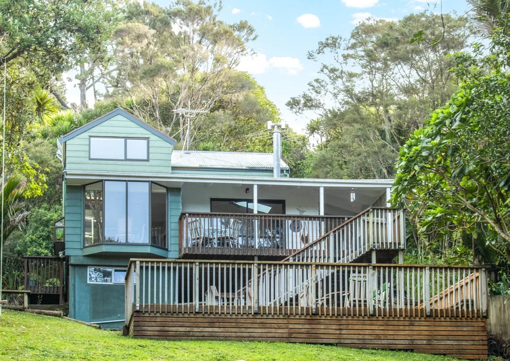 704 South Titirangi Road, Titirangi, North Shore City, Auckland