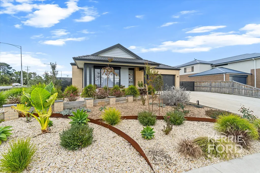 Traralgon 4 Bedroom Contemporary Comfort & Style