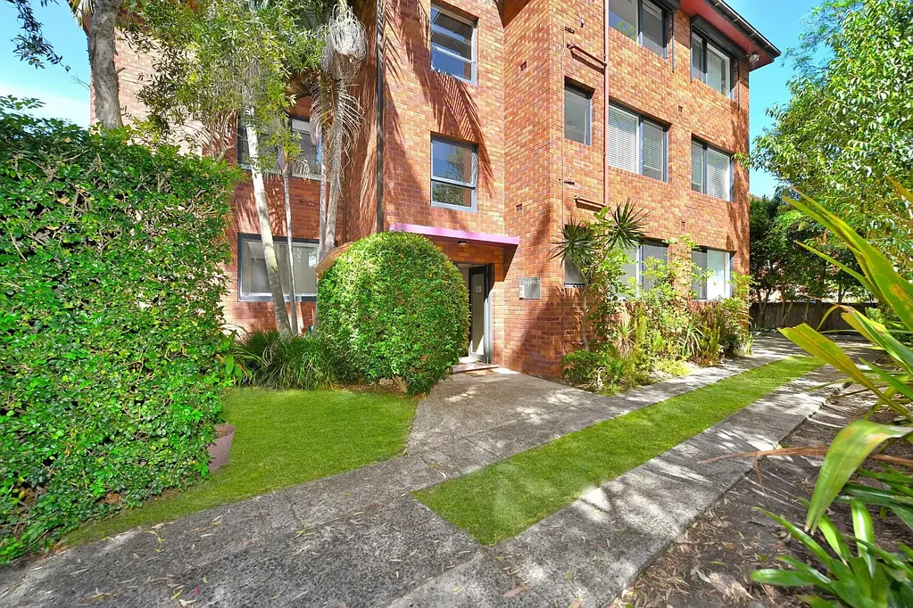 Well Presented Two Bedroom Unit in Boutique Block