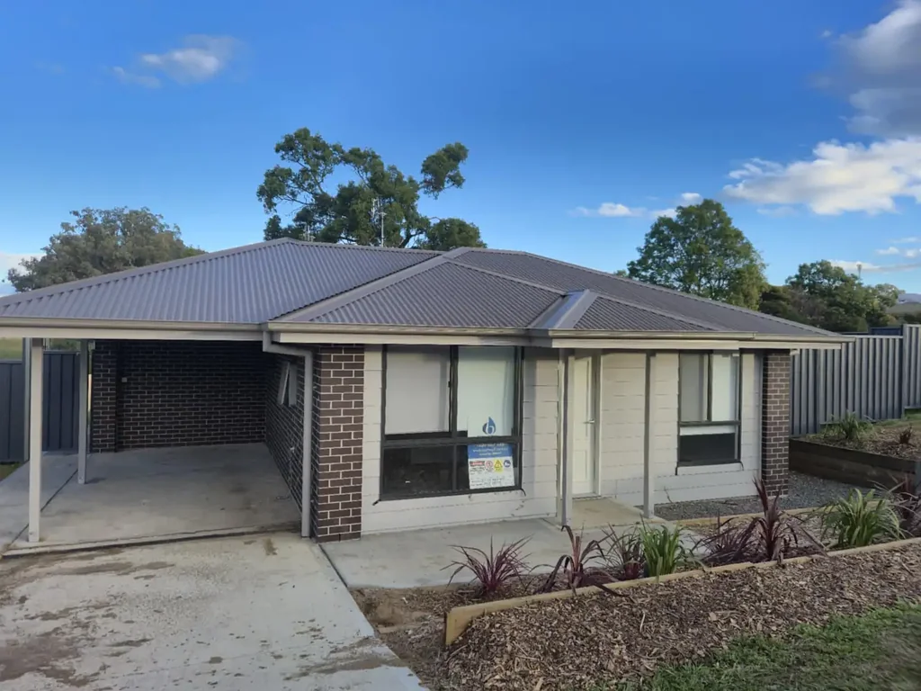 Near New 2 Bedroom Villa/Duplex!