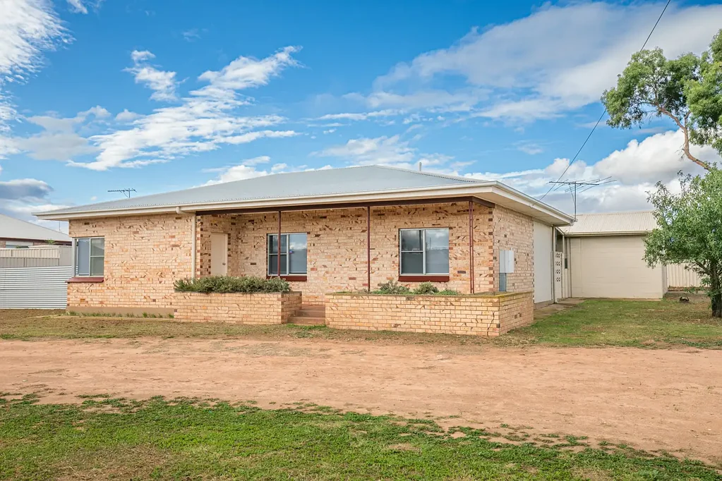 Murray Bridge 3房  Perfect Starter Or Investment - 2,053 m2 Land
