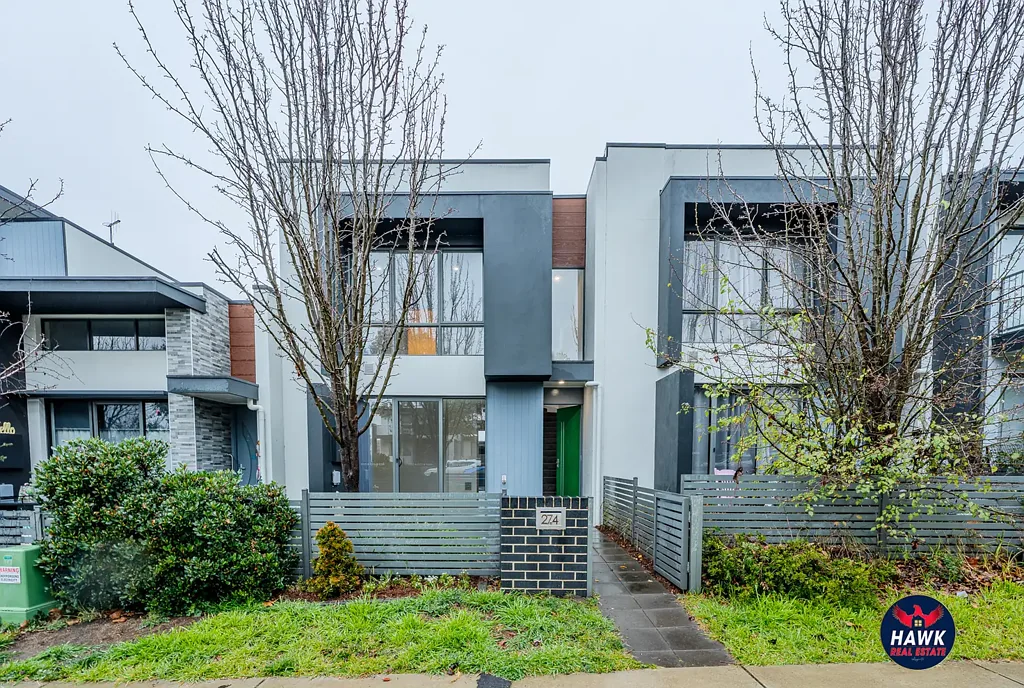 PRIME GOOGONG LIVING | 2-BEDROOM TOWNHOUSE  IN THE HEART OF GOOGONG ( AVAILABLE NOW )