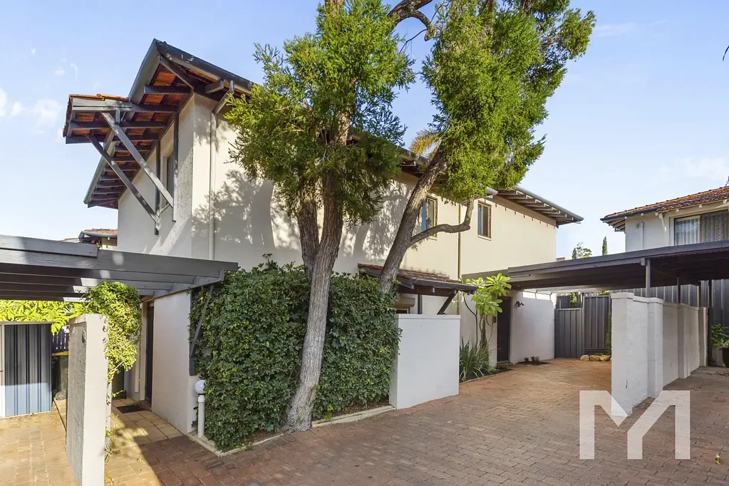 West Perth 2房  You're Invited to... A Cosy Haven With Backyard Oasis