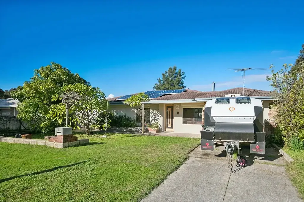 Spacious 3-Bedroom Home in Middle Swan