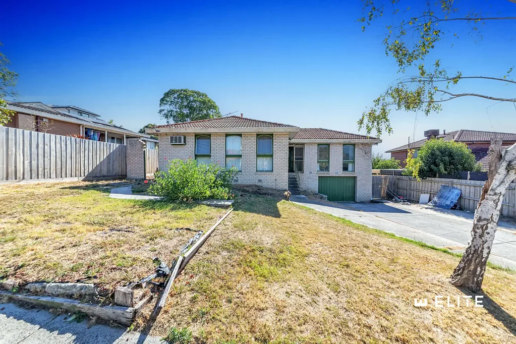 Convenient Location Rooming House - Room 6 and 4 available!