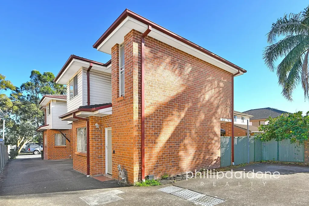 Auburn 3 Slaapkamer PEACEFUL LOCATION - MOVE STRAIGHT IN