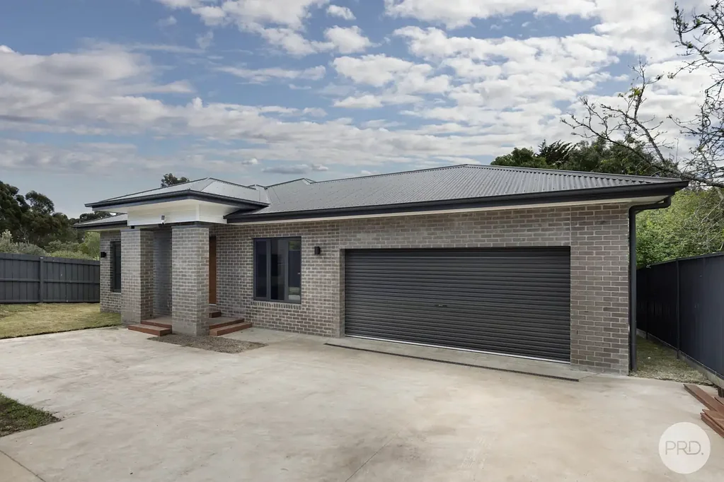 Brown Hill 4Kwarto Brand New Beauty with Space, Style & Stunning Leafy Outlook