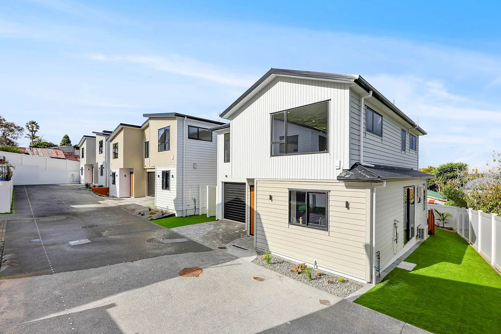 Mangere Bridge 4ห้องนอน Picture Perfect Design-Living By the Hill!