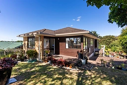 29 Pinewood Grove, Botany Downs