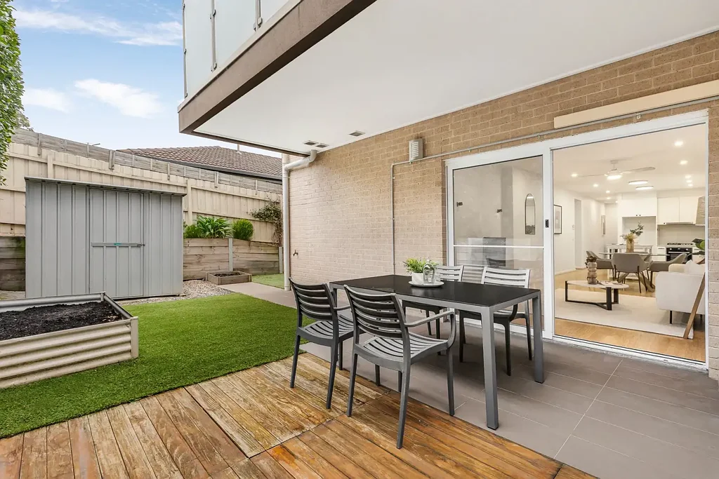 Oakleigh East 3部屋 Spacious Courtyard Living in the Heart of Oakleigh East