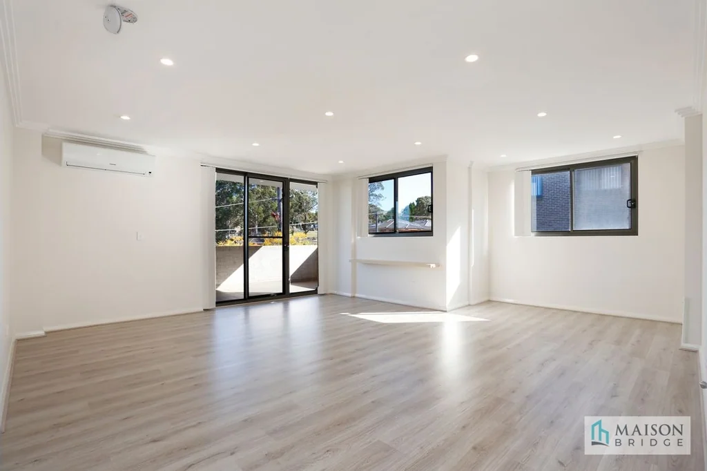 Near New Apartment located in Heart of Carlingford!