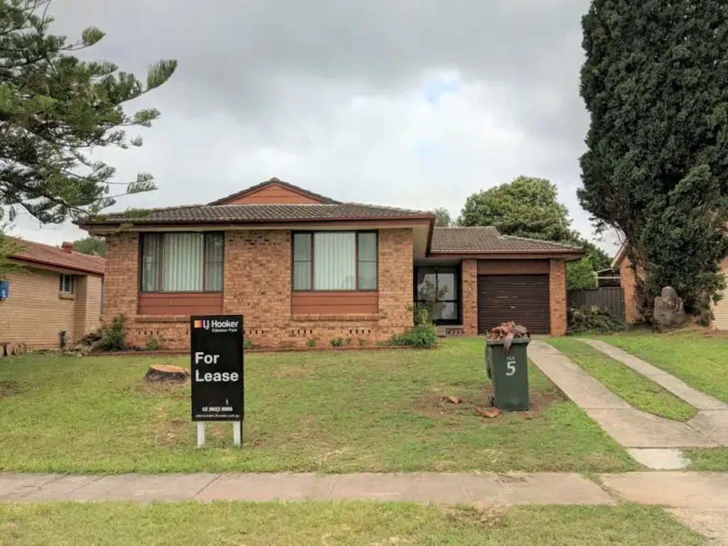 Modern 4 Bedroom Home in Great Location