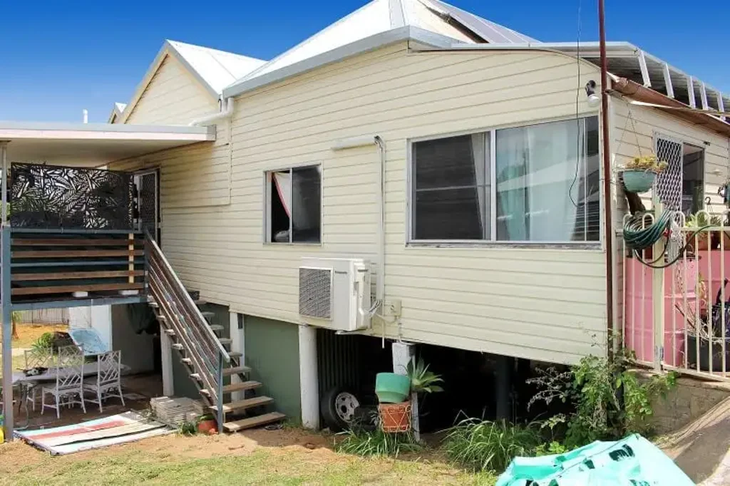 Queenton 4 Bedroom SELLING 'AS IS', OPPORTUNITY PLUS!