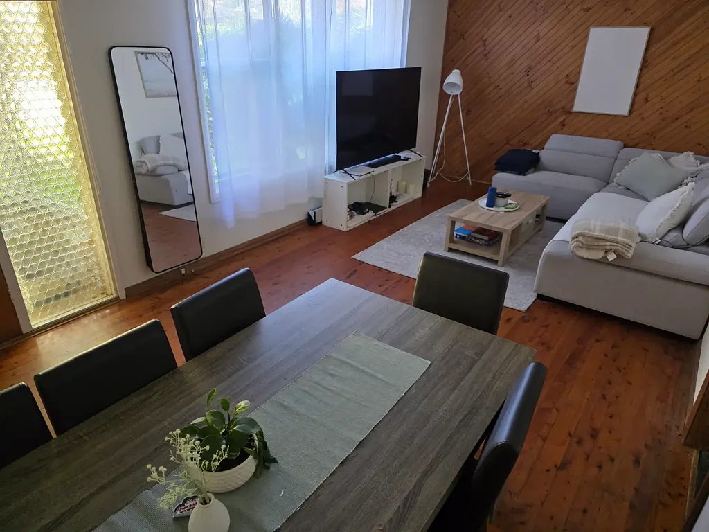 Pet Friendly Single Level 3 Bedroom 1 bathroom Brick House on fully fenced large level block at 20 Fitzpatrick Ave East, Frenchs Forest NSW 2086
