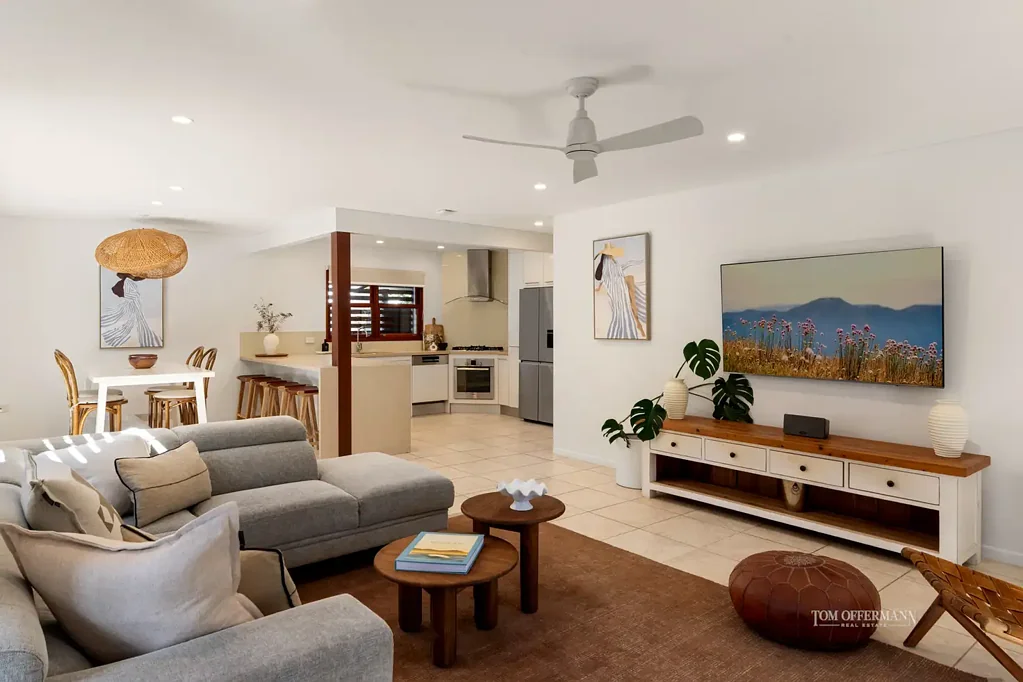 Sunshine Beach 3Kwarto Corner Block, Quiet Street, Stroll to the Beach & Village, Holiday let and Sun Bathed Single Level Living