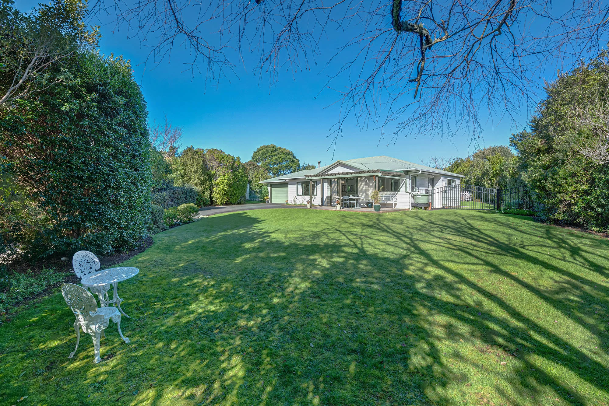 Helensville 3房  Private Paradise - Coastal Living at Its Best
