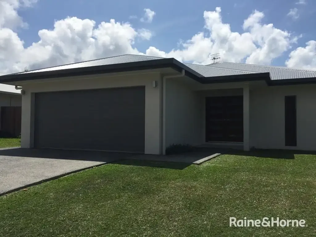 4 BEDROOM : 2 BATHROOM : HOUSE : UNFURNISHED